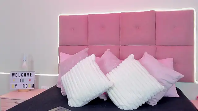 Hilaryportman online show from March 26, 10:51 pm