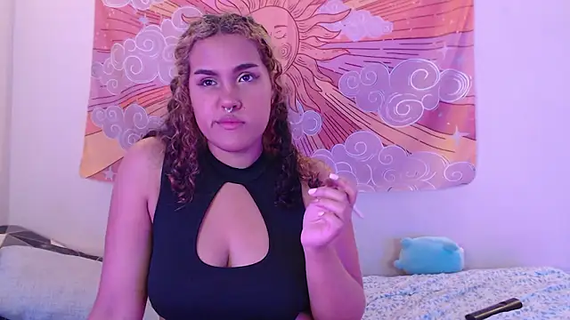 Snapshot of Eimy_star chatting on February 11, 12:10 am Eimy star online show from February 11, 12:10 am