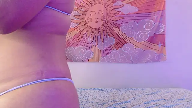 Snapshot of Eimy_star chatting on February 19, 12:07 am Eimy star online show from February 19, 12:07 am