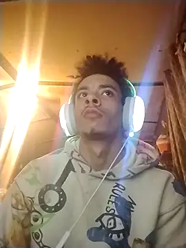 Snapshot of spooky425hd chatting on February 28, 11:04 pm spooky425hd online show from February 28, 11:04 pm