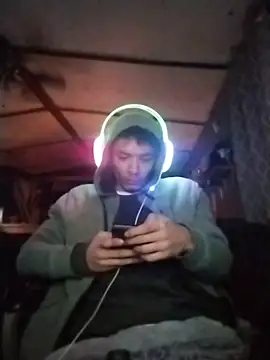 Snapshot of spooky425hd chatting on February 14, 6:24 am spooky425hd online show from February 14, 6:24 am