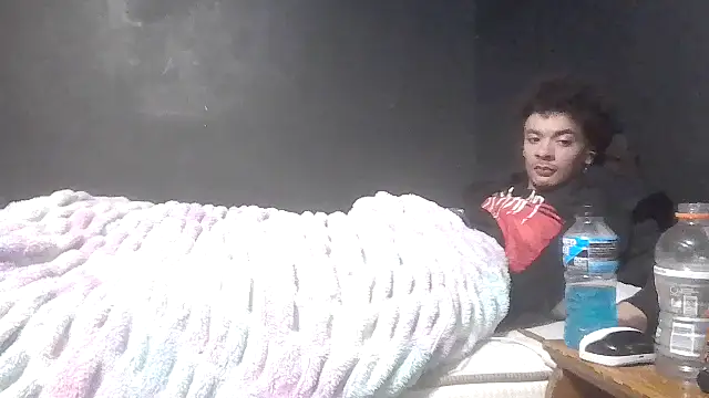 Snapshot of spooky425hd chatting on June 10, 3:19 am spooky425hd online show from June 10, 3:19 am