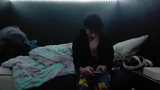 Snapshot of spooky425hd chatting on June 8, 1:28 am spooky425hd online show from June 8, 1:28 am