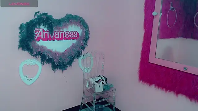 isabella vogue online show from February 10, 11:42 am