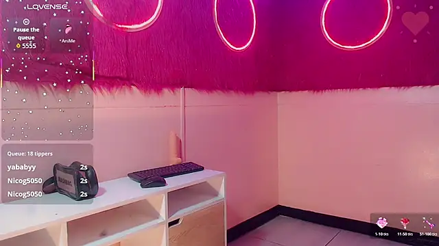 isabella vogue online show from February 27, 11:10 am