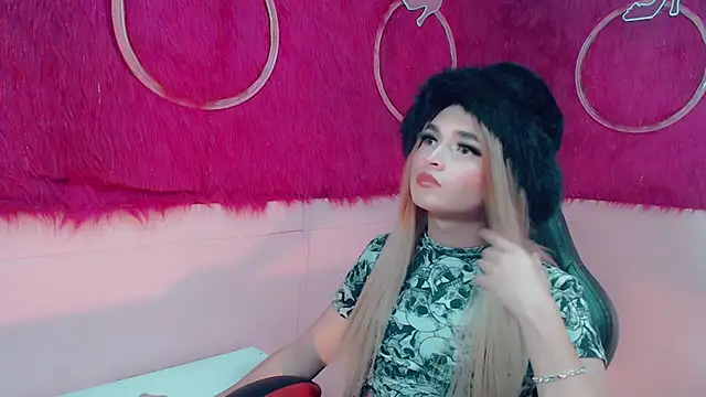 isabella vogue online show from February 14, 11:43 am