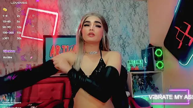 isabella vogue online show from February 11, 7:47 pm