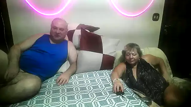 bialoba7 online show from November 12, 10:46 pm