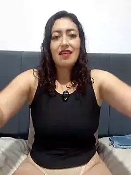 aliz963040 online show from May 2, 3:12 am