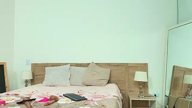 LiaJohnnson  online show from March 22, 4:05 am