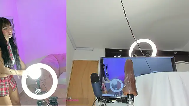 Ashley Jonness  online show from March 4, 3:58 am