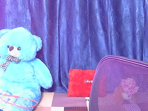 cute-manvii online show from March 25, 5:51 am