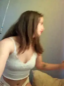 Snapshot of RoliNika22 chatting on April 7, 3:58 pm RoliNika22 online show from April 7, 3:58 pm