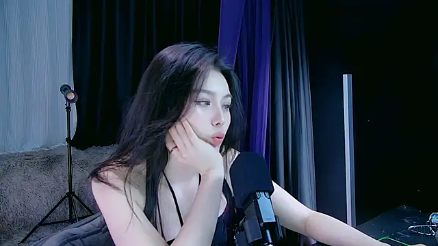 Snapshot of yoyo-o88 chatting on March 1, 11:32 am yoyo-o88 online show from March 1, 11:32 am