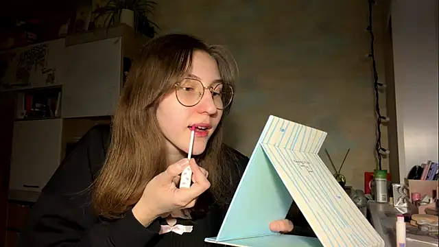 Miaaa Moon online show from March 19, 6:41 pm