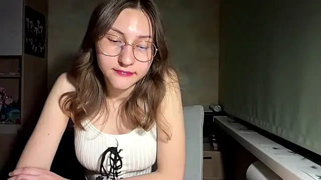Miaaa Moon online show from May 10, 5:59 pm