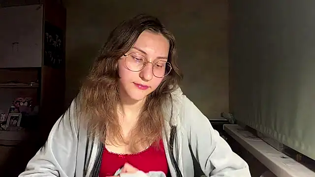 Snapshot of Miaaa_Moon chatting on June 2, 7:14 pm Miaaa Moon online show from June 2, 7:14 pm