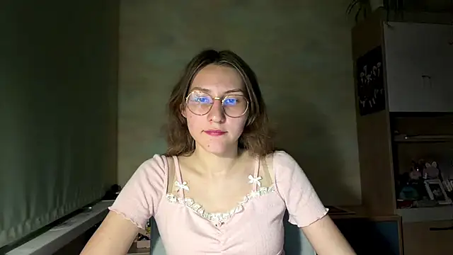 Snapshot of Miaaa_Moon chatting on June 11, 6:49 pm Miaaa Moon online show from June 11, 6:49 pm