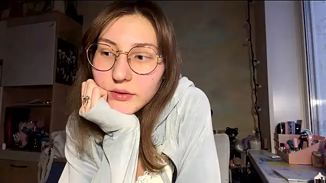 Snapshot of Miaaa_Moon chatting on February 4, 1:50 pm Miaaa Moon online show from February 4, 1:50 pm