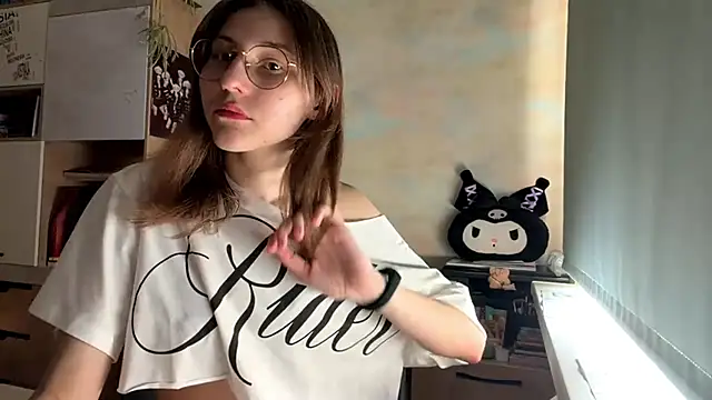 Miaaa Moon online show from March 31, 1:46 pm