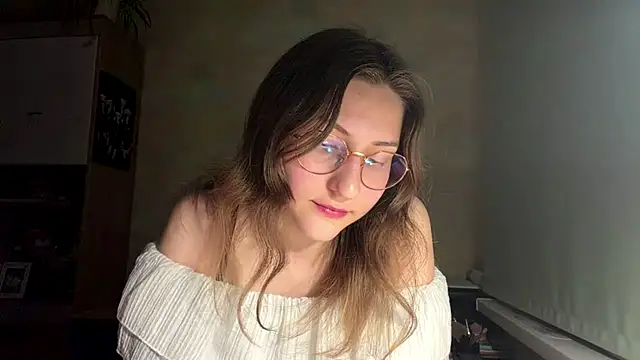Miaaa Moon online show from May 31, 7:47 pm