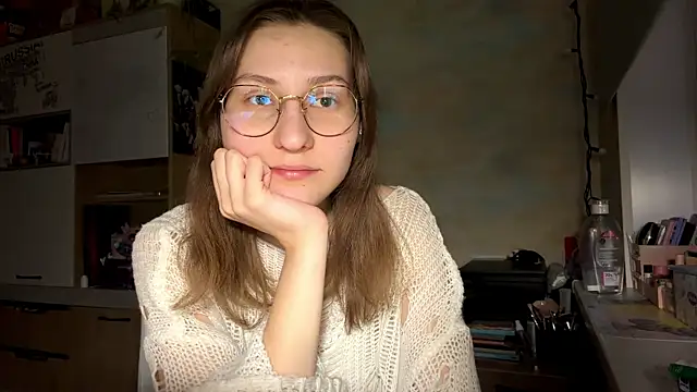 Snapshot of Miaaa_Moon chatting on February 19, 4:15 pm Miaaa Moon online show from February 19, 4:15 pm