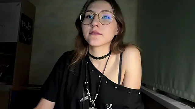 Snapshot of Miaaa_Moon chatting on July 16, 8:17 pm Miaaa Moon online show from July 16, 8:17 pm