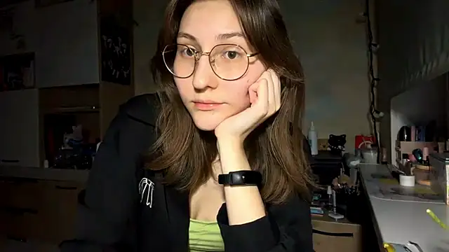 Snapshot of Miaaa_Moon chatting on February 14, 4:18 pm Miaaa Moon online show from February 14, 4:18 pm