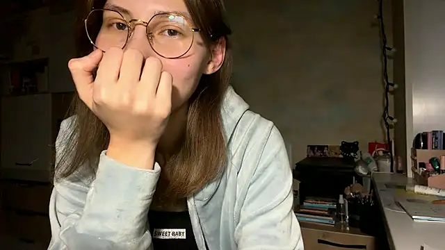 Snapshot of Miaaa_Moon chatting on February 11, 4:40 pm Miaaa Moon online show from February 11, 4:40 pm