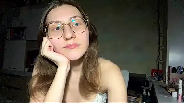 Miaaa Moon online show from March 26, 4:27 pm
