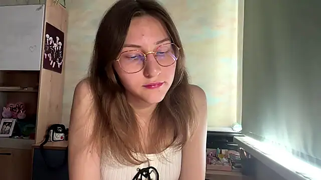 Miaaa Moon online show from May 18, 2:22 pm