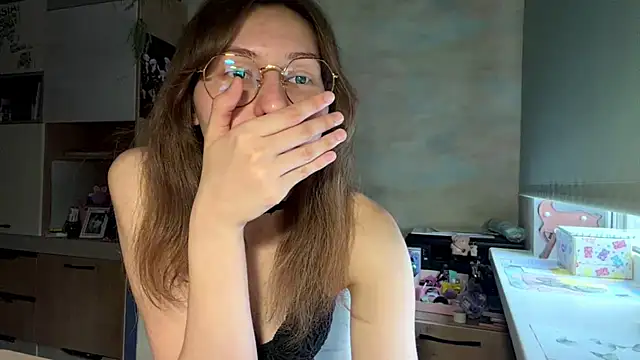 Miaaa Moon online show from April 13, 2:21 pm