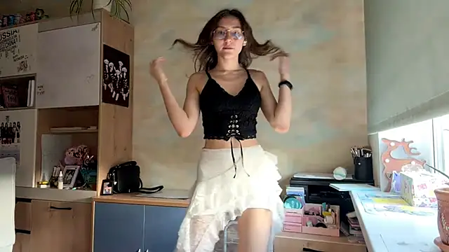 Miaaa Moon online show from May 3, 3:04 pm