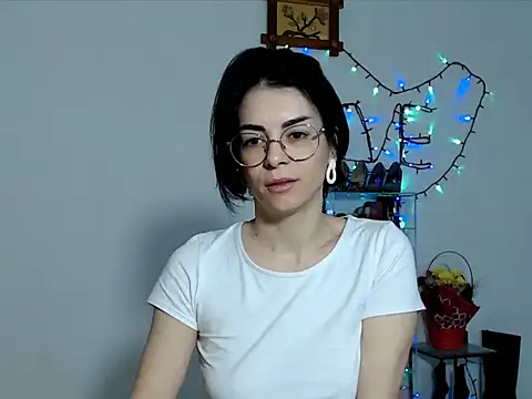 emacandy online show from March 11, 6:18 am