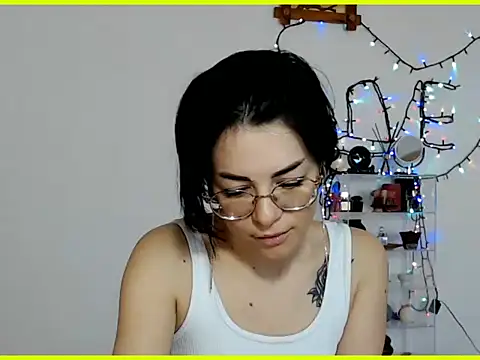 emacandy online show from February 25, 10:15 am