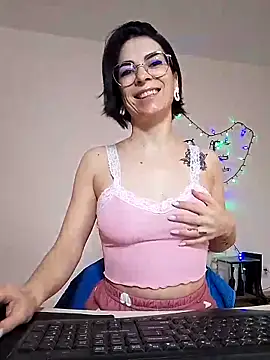 emacandy online show from April 1, 5:42 am