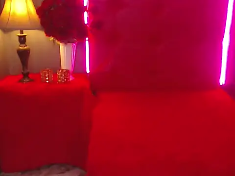 QueenAlisonfoxx online show from February 8, 4:05 pm