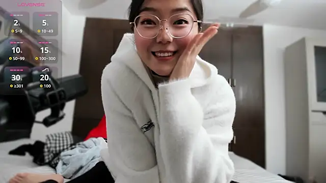 xinxin201201 online show from March 8, 7:44 am