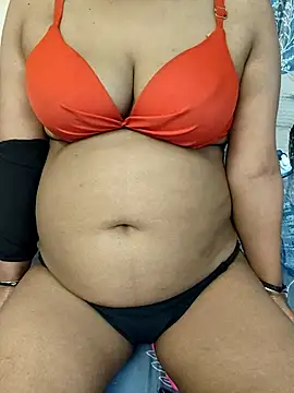 Snapshot of Red_Wine444 chatting on February 28, 8:52 pm Red Wine444 online show from February 28, 8:52 pm