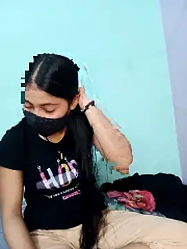 Snapshot of 18_year_old_girl chatting on April 24, 3:52 am 18 year old girl online show from April 24, 3:52 am