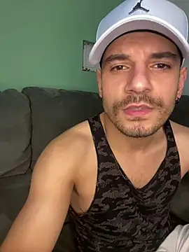 Snapshot of alessand180521 chatting on February 8, 5:54 pm alessand180521 online show from February 8, 5:54 pm