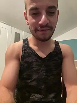 Snapshot of alessand180521 chatting on February 14, 7:25 pm alessand180521 online show from February 14, 7:25 pm