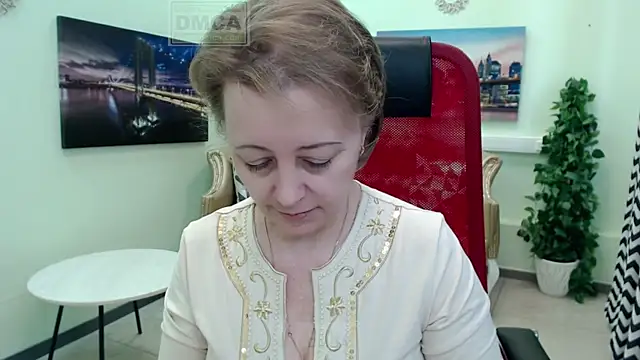 MONA W online show from March 31, 11:12 am