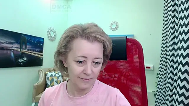 MONA W online show from May 2, 9:47 am