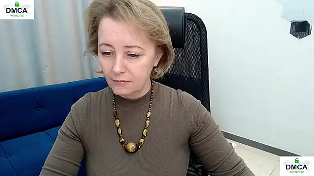 Snapshot of MONA_W chatting on February 18, 11:06 am MONA W online show from February 18, 11:06 am