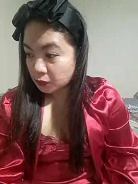 Snapshot of Zyramae_25 chatting on April 23, 1:35 pm Zyramae 25 online show from April 23, 1:35 pm