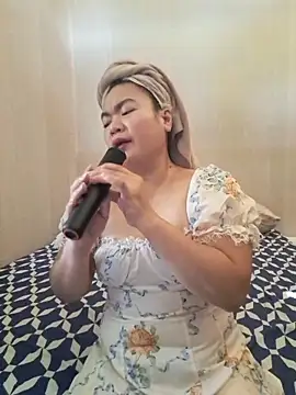 Zyramae 25 online show from April 11, 6:10 am