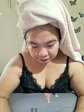 Zyramae 25 online show from June 10, 8:04 am
