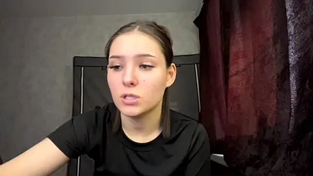 FoxieFlare online show from March 23, 11:26 pm