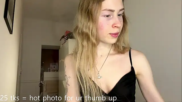 Snapshot of Flexiblegirl chatting on February 4, 4:46 pm Flexiblegirl online show from February 4, 4:46 pm